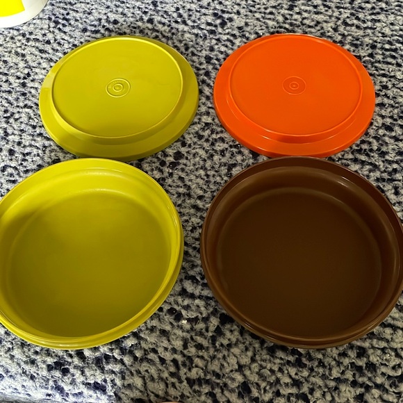 Vintage Tupperware cereal bowl with lids - Picture 1 of 10